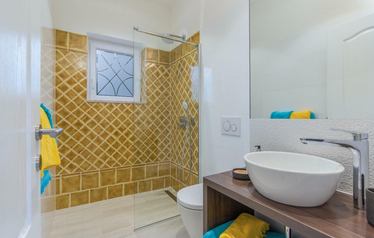 Appartamento New!!! New Riva Luxury One - With Sunny Terrace & Big Garden Porec Esterno foto