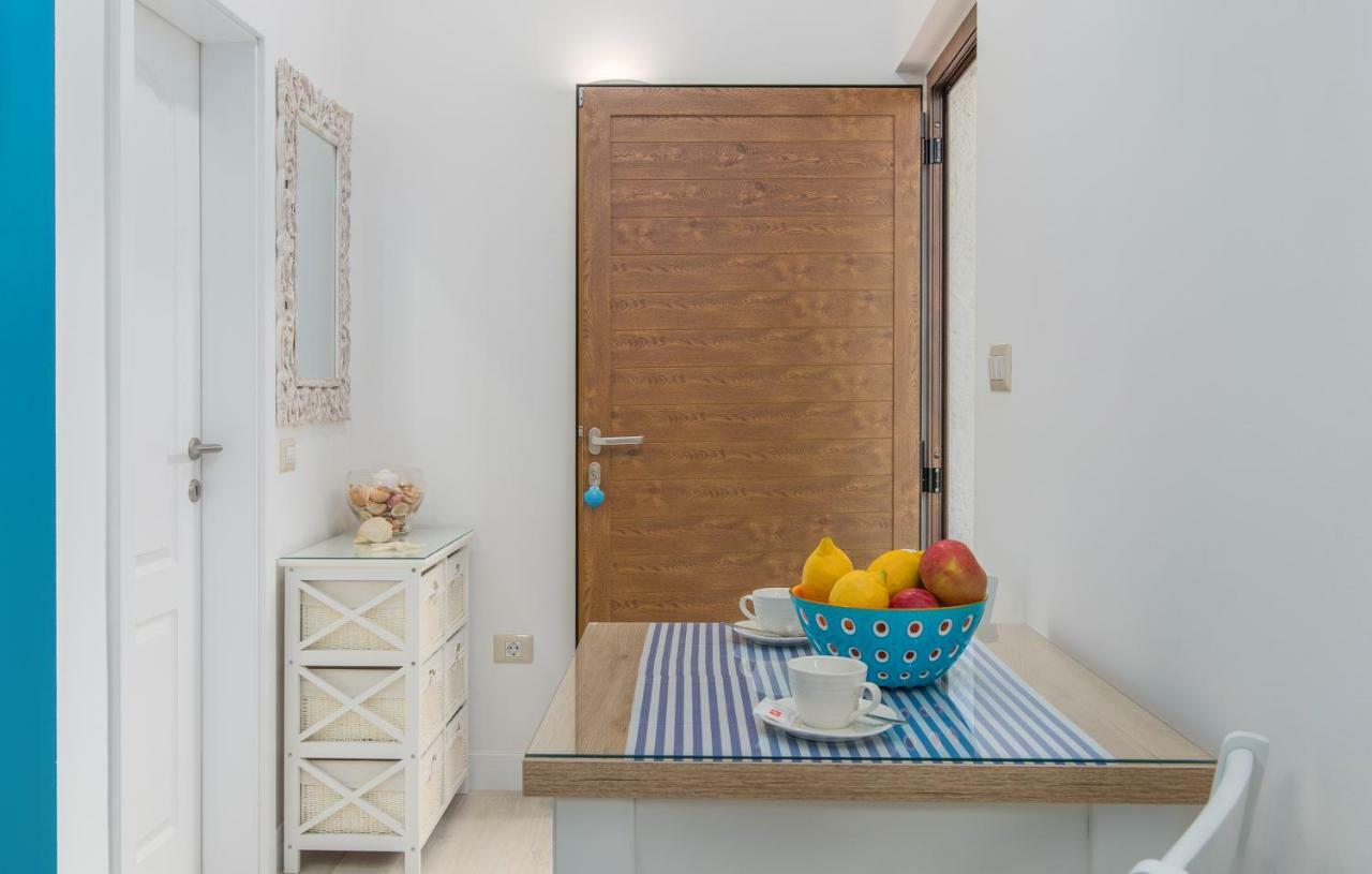 Appartamento New!!! New Riva Luxury One - With Sunny Terrace & Big Garden Porec Esterno foto